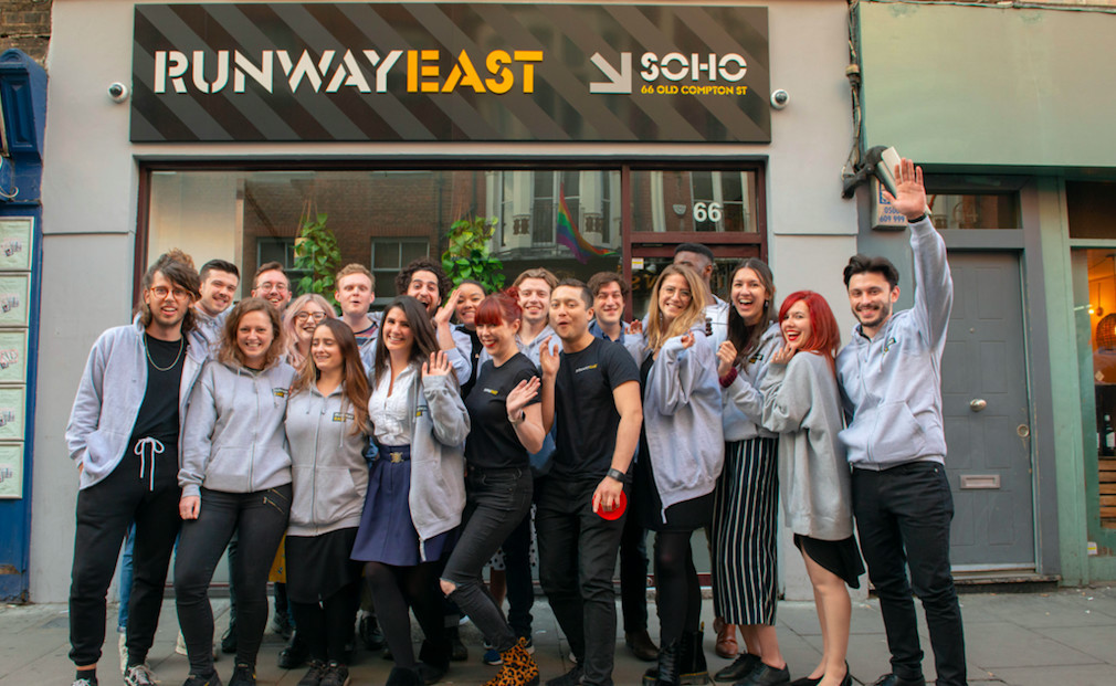 Omslagfoto van Runway East