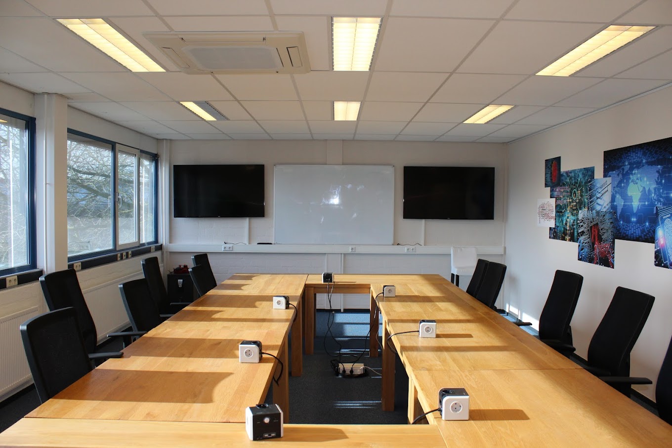 Omslagfoto van Security Academy