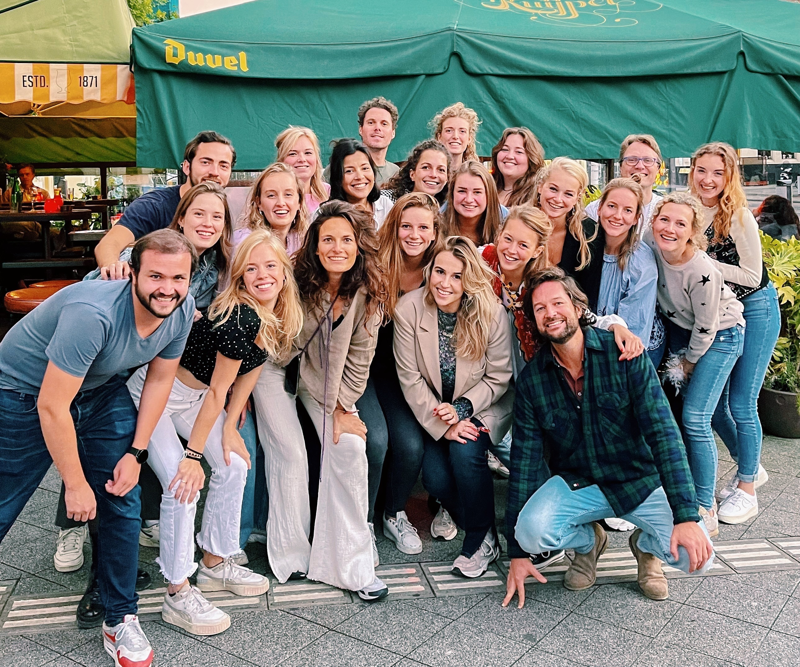 Omslagfoto van Charly Cares