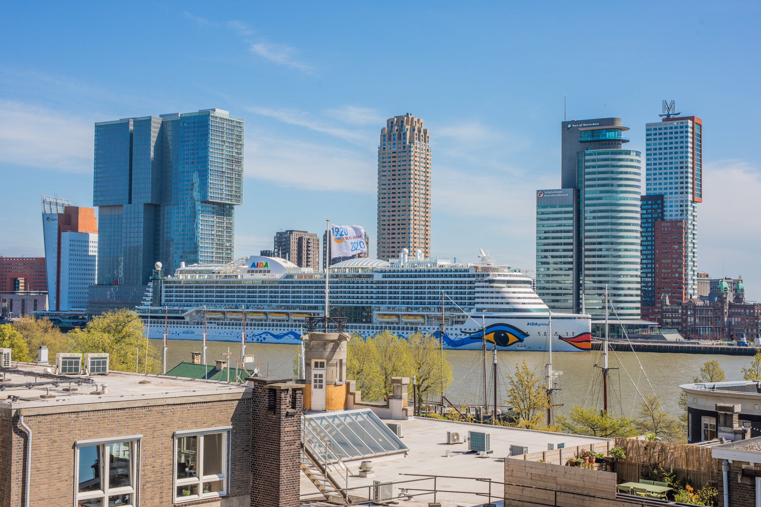 MiGuide's cover photo