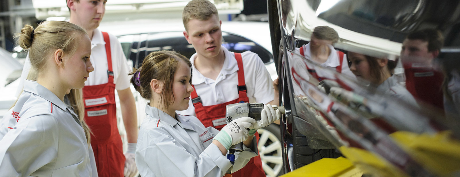 Omslagfoto van Porsche UK