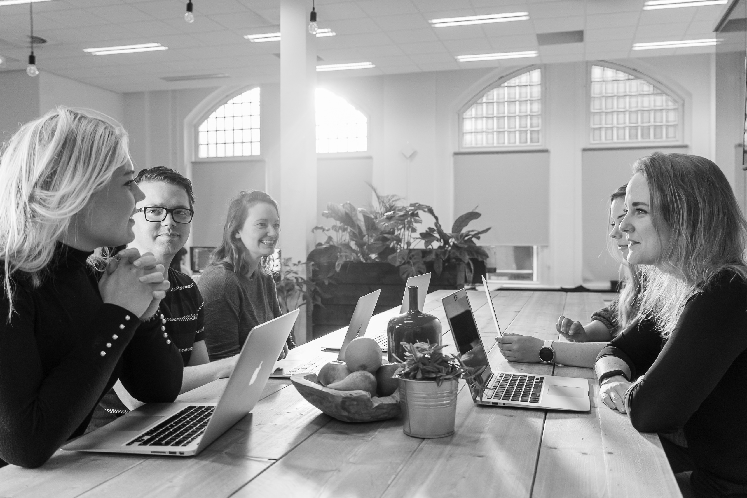 Omslagfoto van Senior Social Advertising Consultant bij Pink Marketing