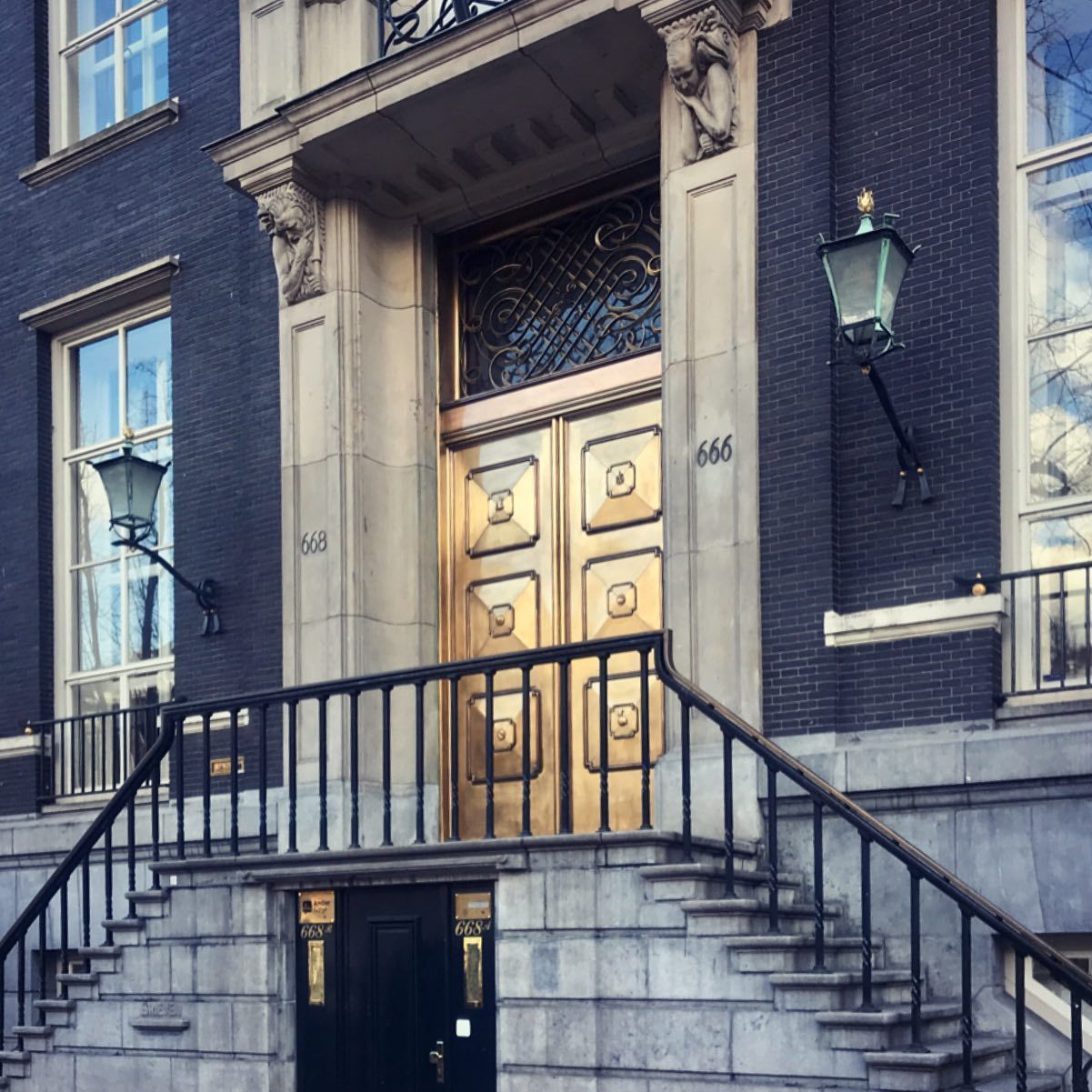 Amberscript's cover photo