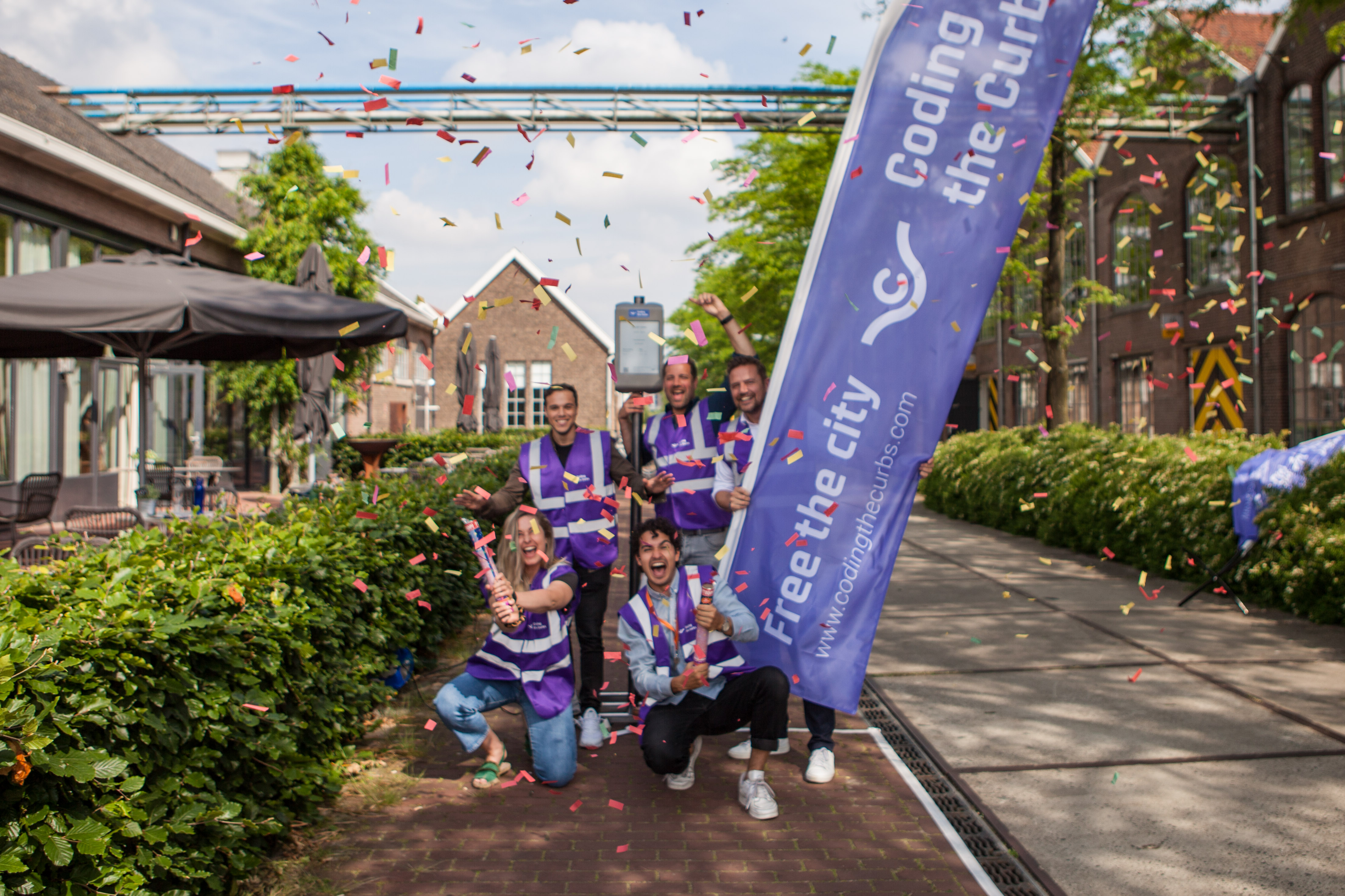 Omslagfoto van Coding The Curbs