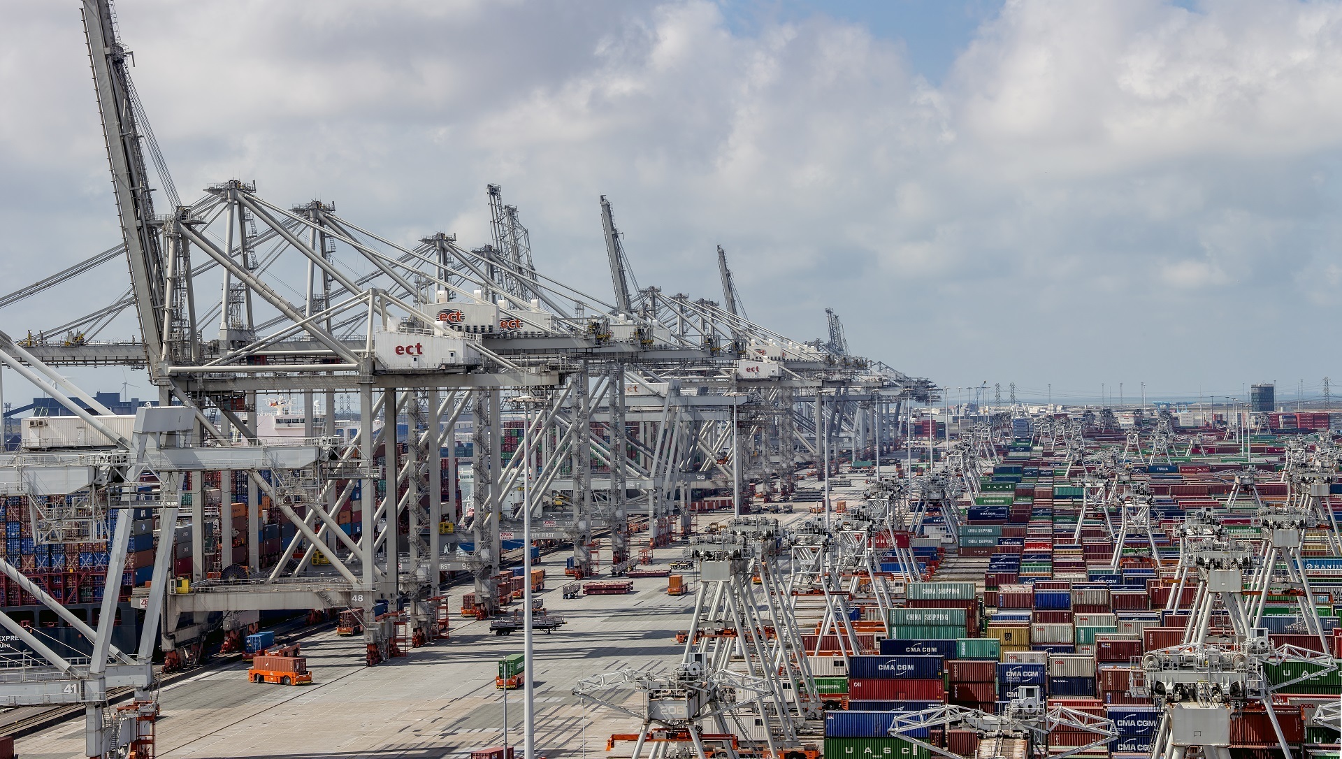 Omslagfoto van Legal Counsel HR bij Hutchison Ports ECT Rotterdam