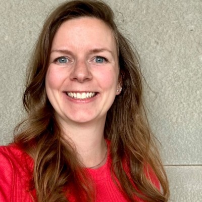 Martine van Es