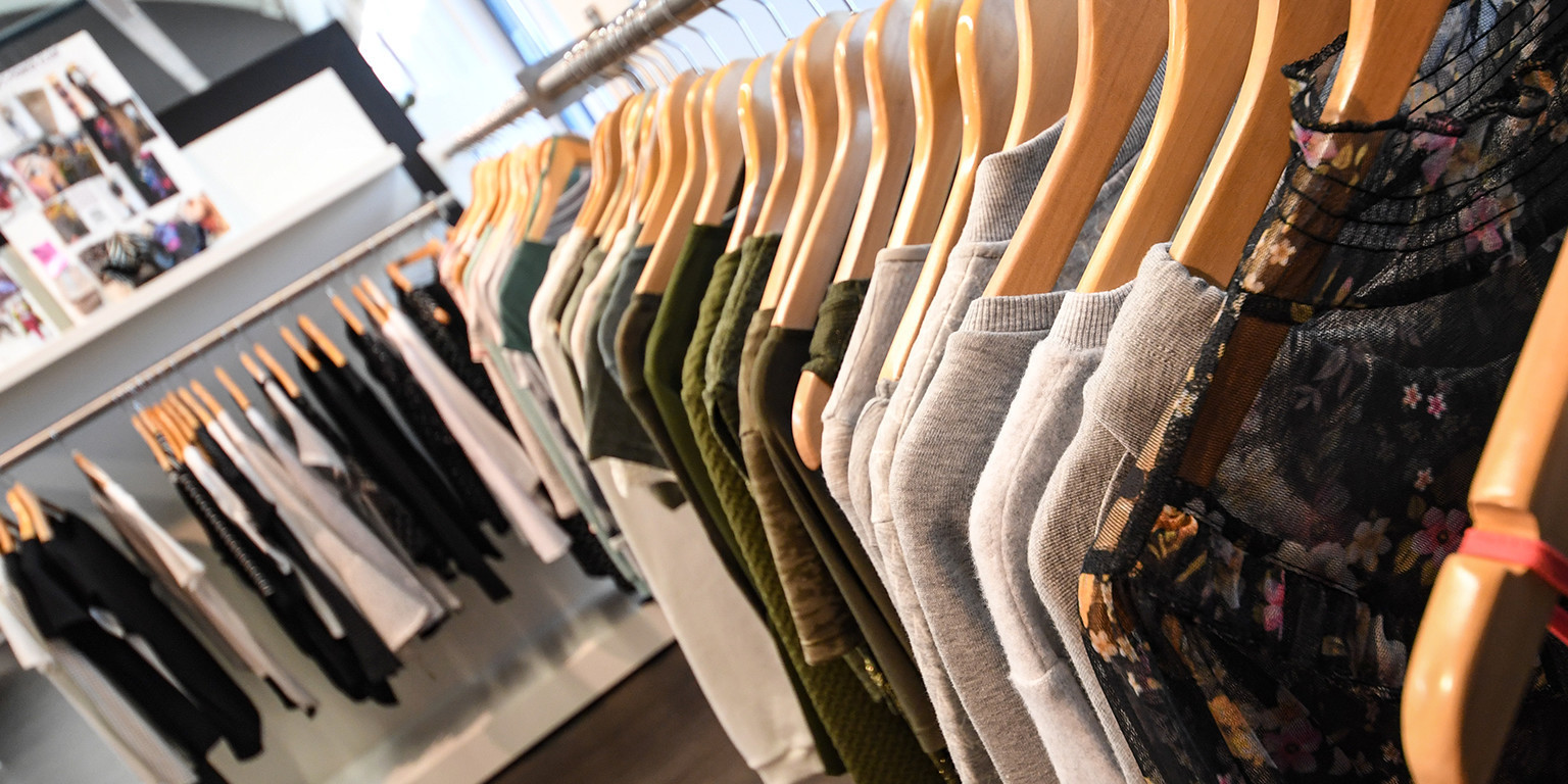 Coverphoto for Senior Buyer at HVEG Fashion Group