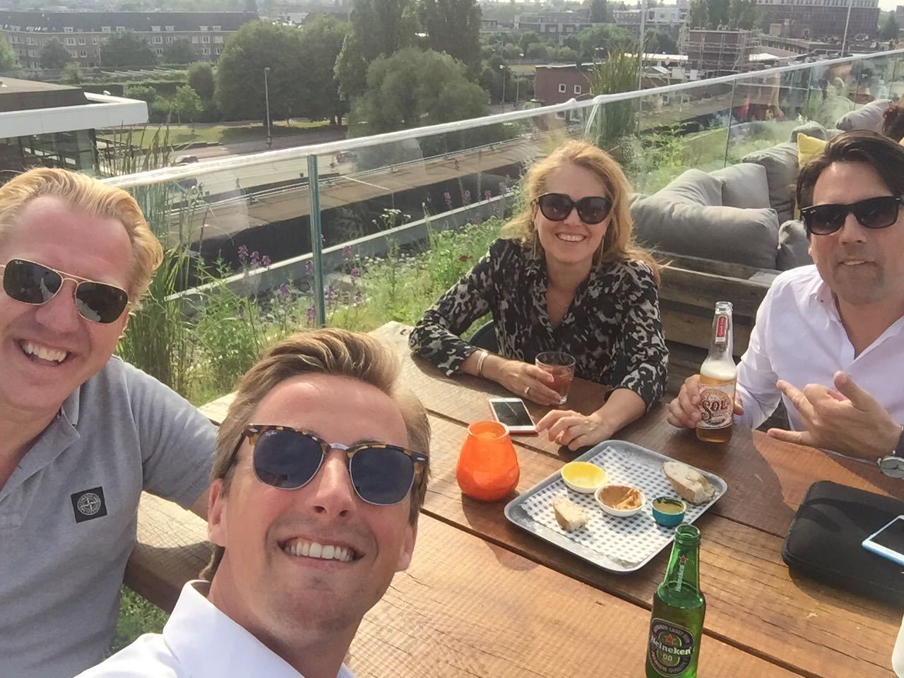 Omslagfoto van Boozt24