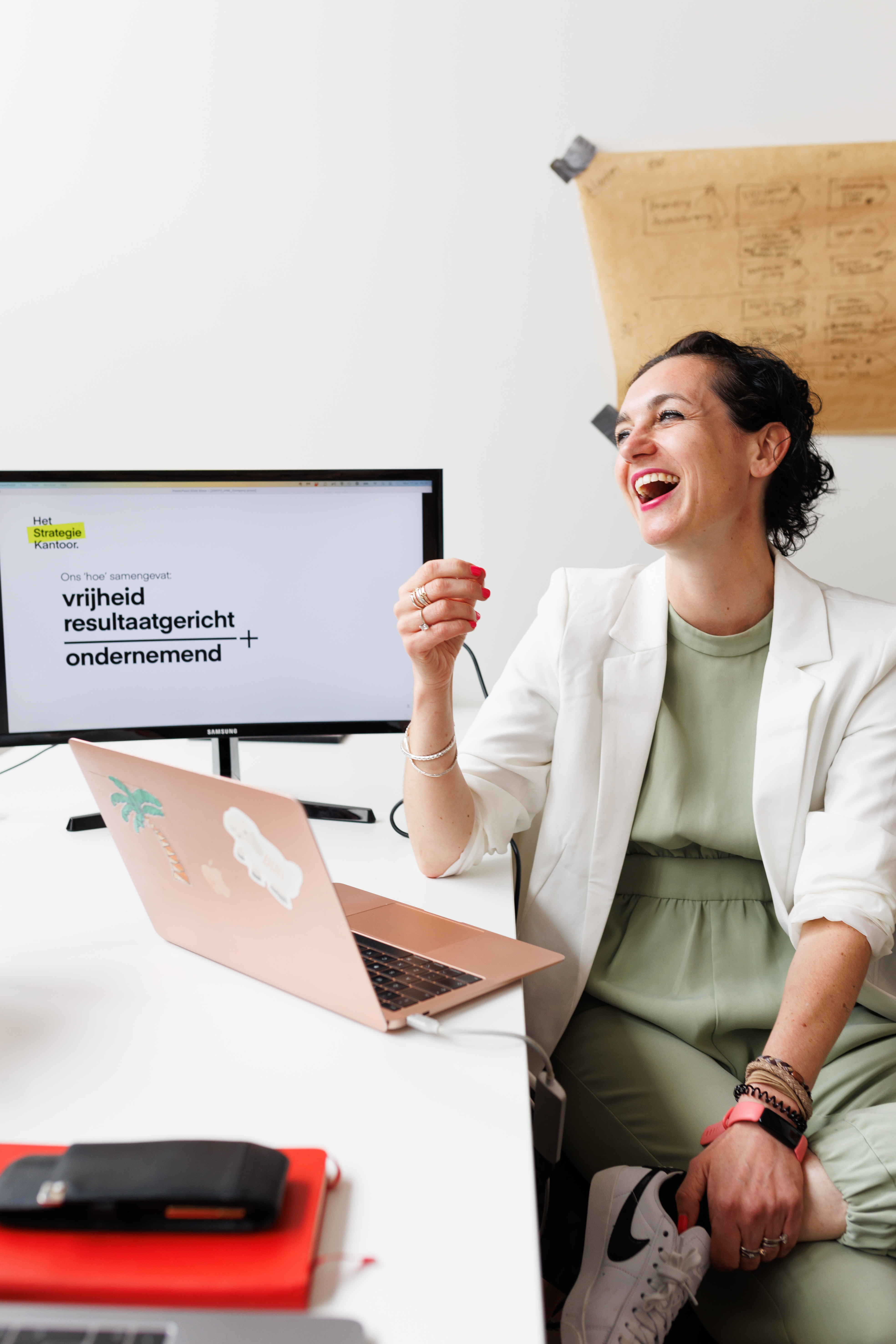 AImanual's cover photo