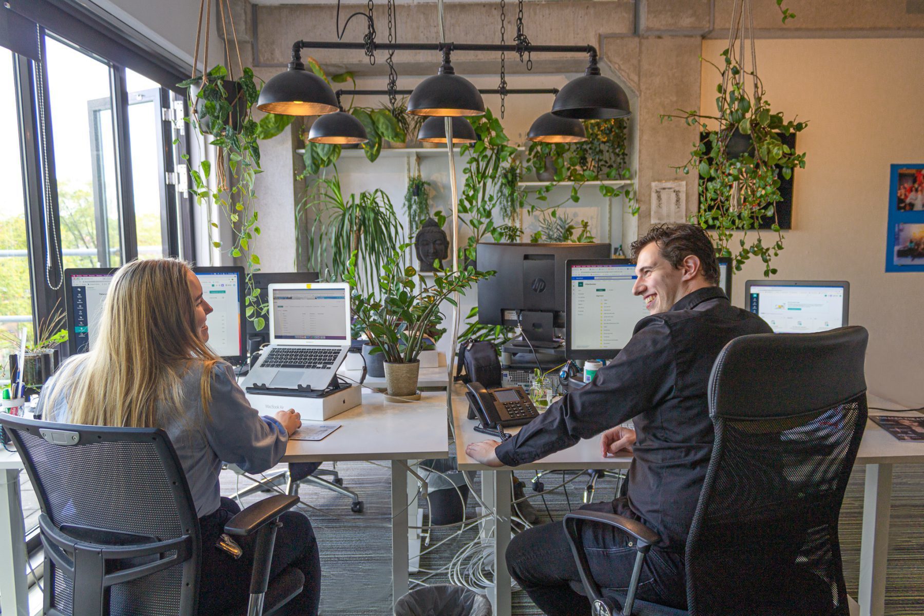 Uitjesbureau's cover photo