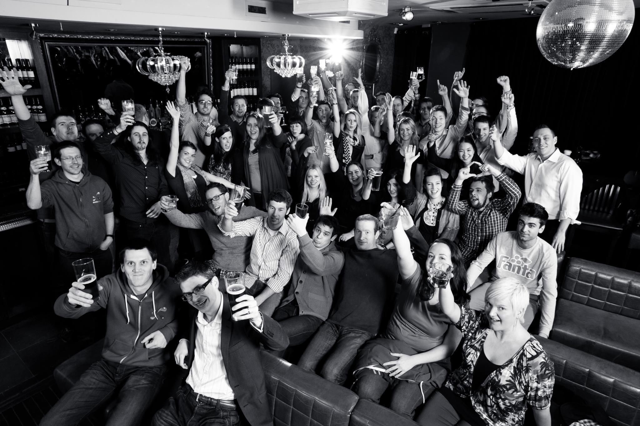 Omslagfoto van Distilled