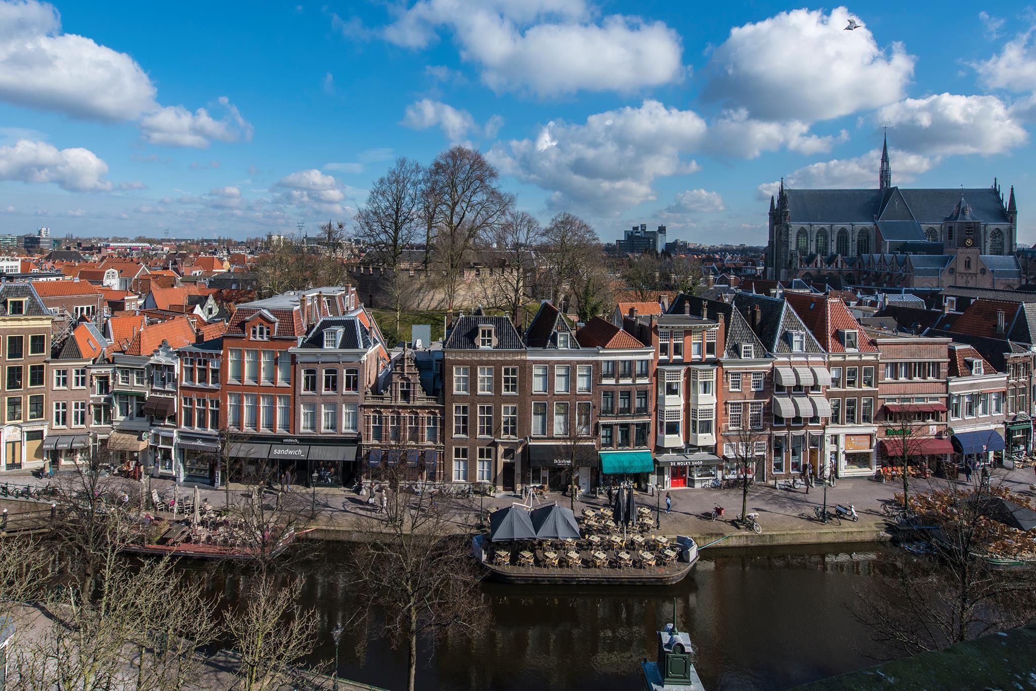 Omslagfoto van Allround medewerker burgerzaken bij Gemeente Leiden