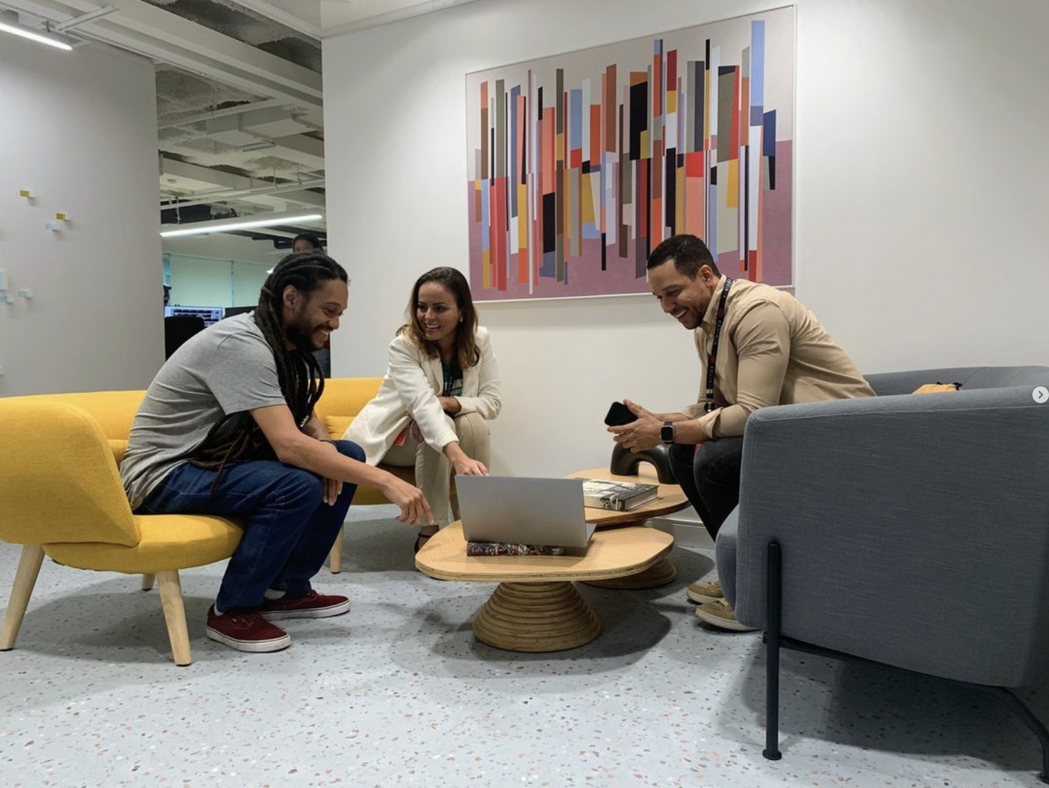 Omslagfoto van Supervisor, Data Center Customer Operations bij Equinix