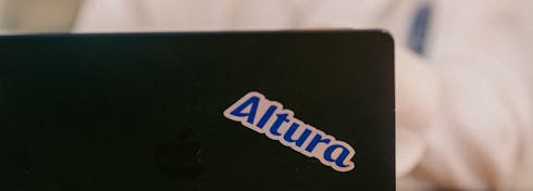 Omslagfoto van Altura