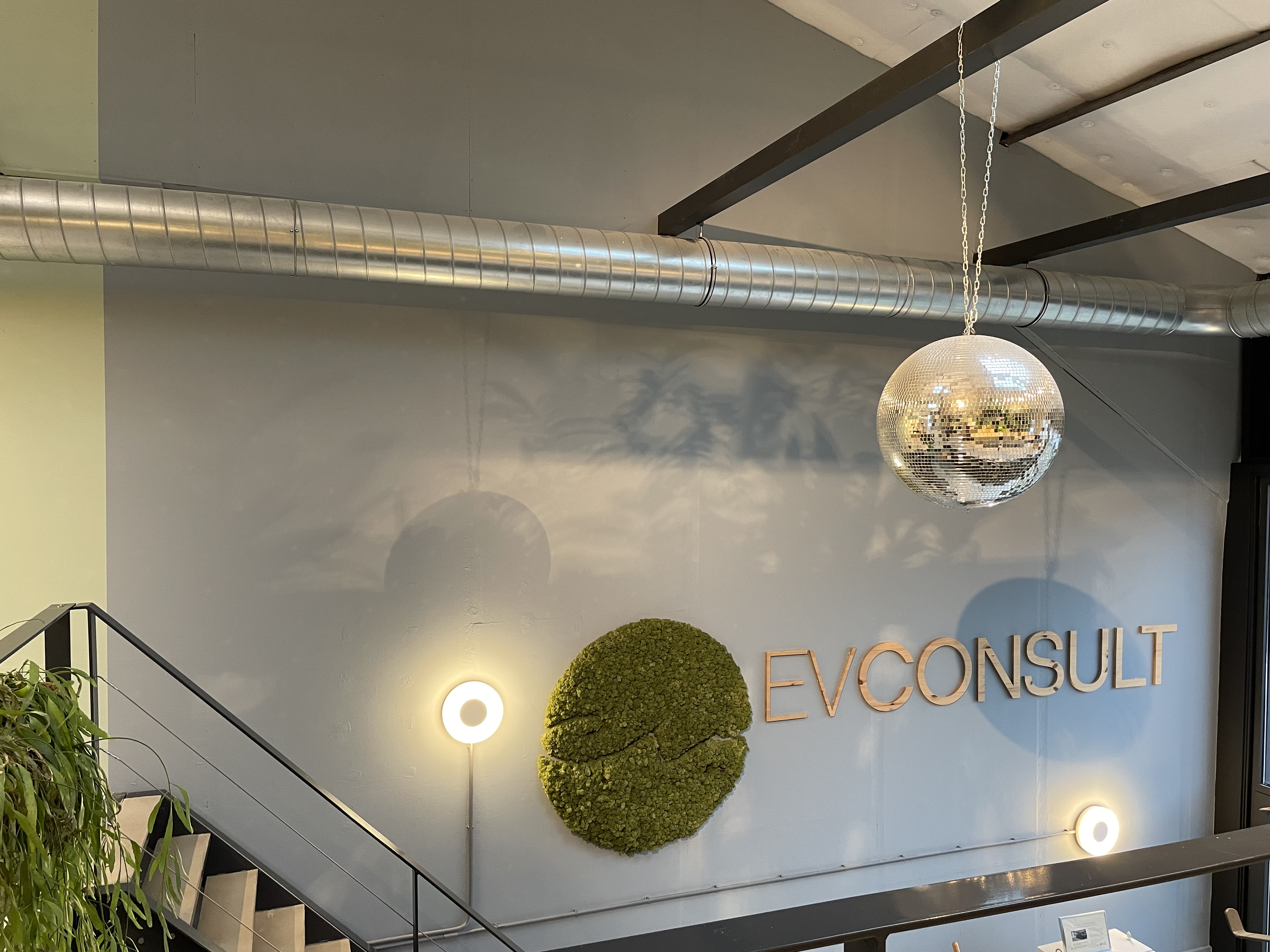 EVConsult's cover photo