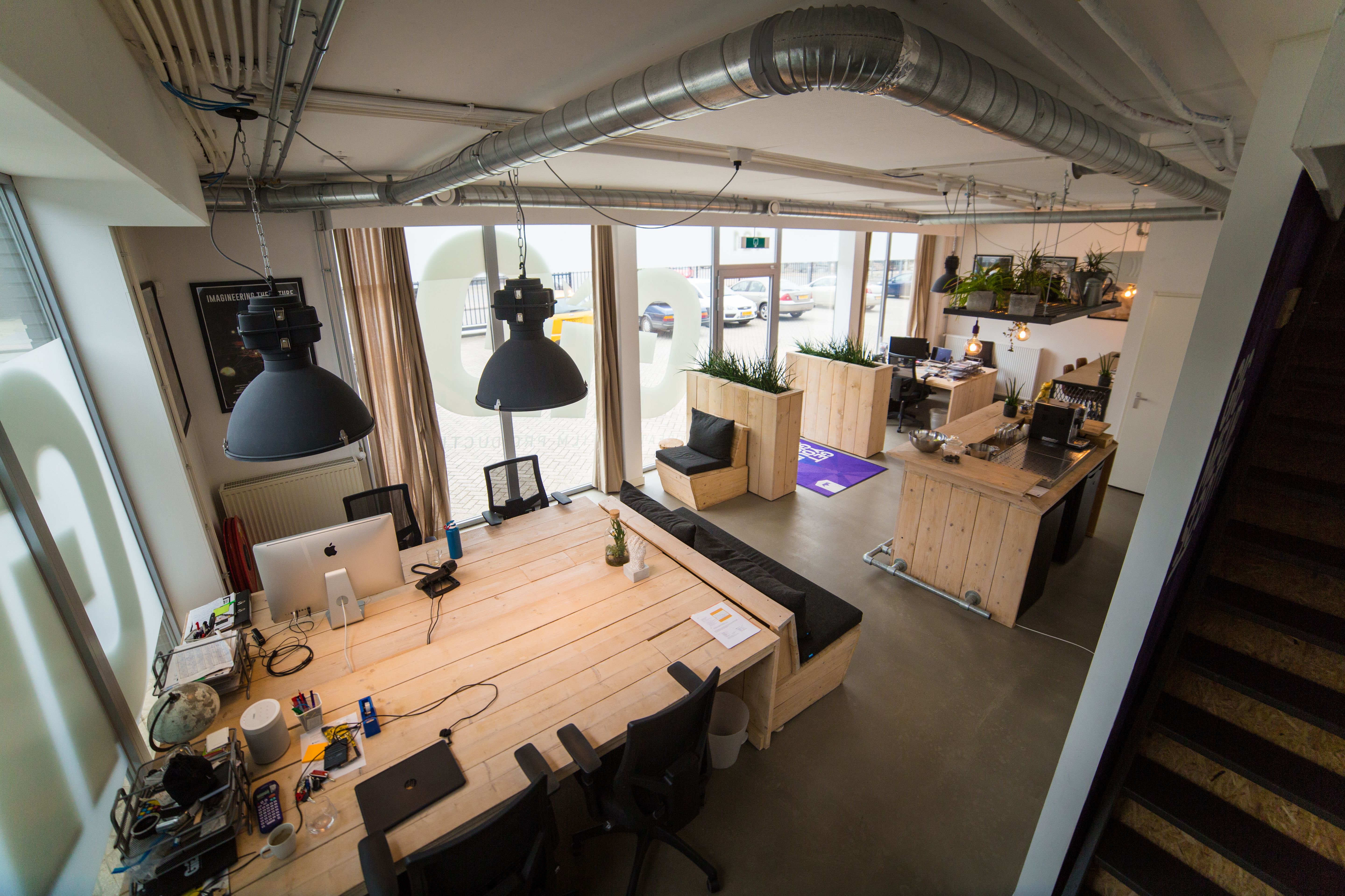 Coverphoto for Growth Marketeer at GIG creative film production