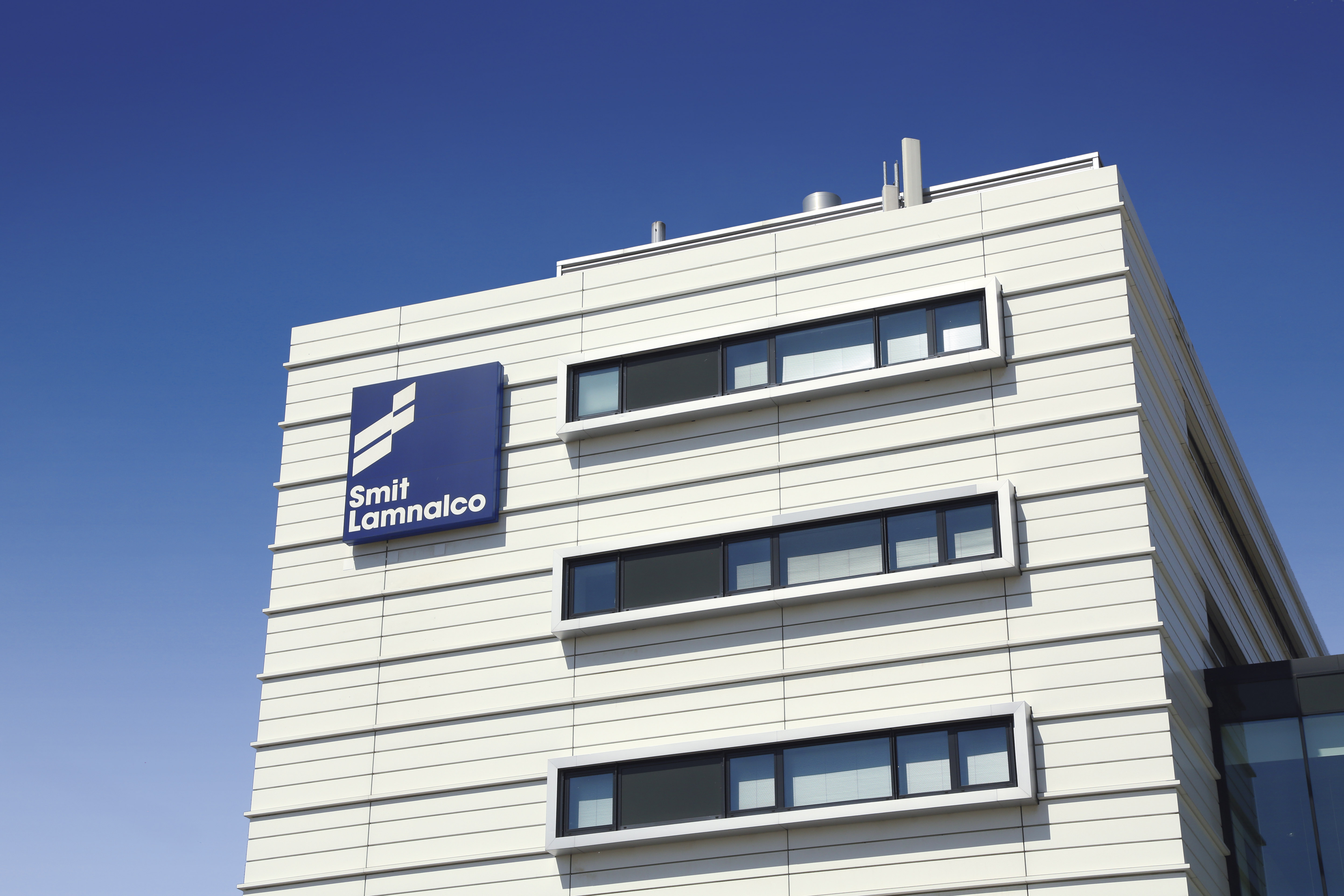 Omslagfoto van Smit Lamnalco