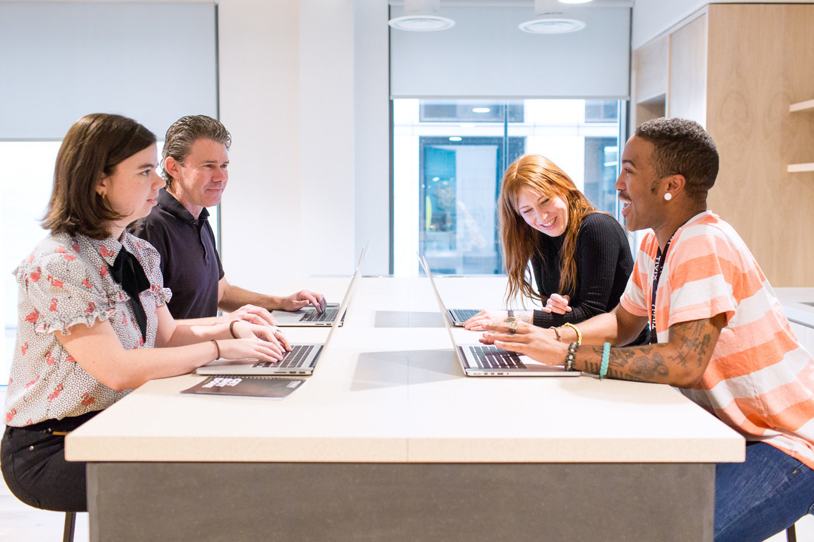 Omslagfoto van Tivix, Inc.