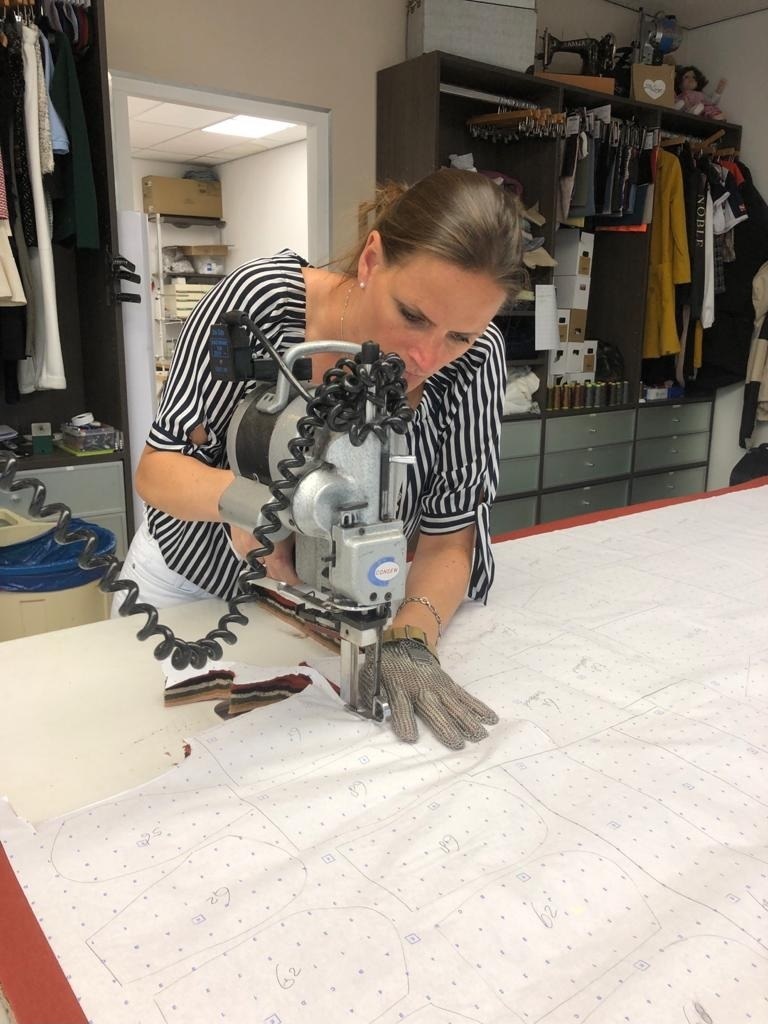 Omslagfoto van Mainland Kledingproductie Nederland BV