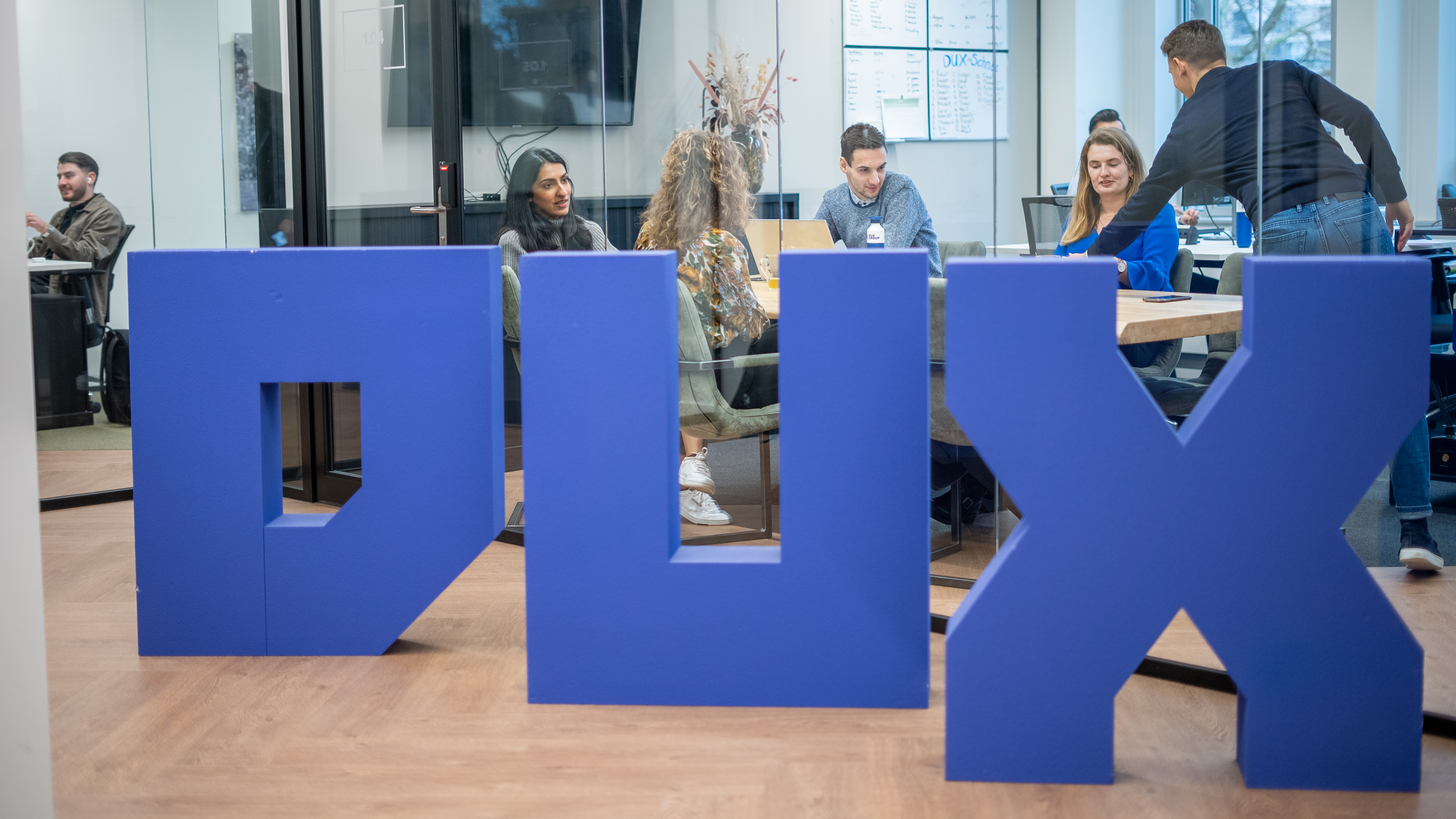 Omslagfoto van Junior Consultant bij Dux Group