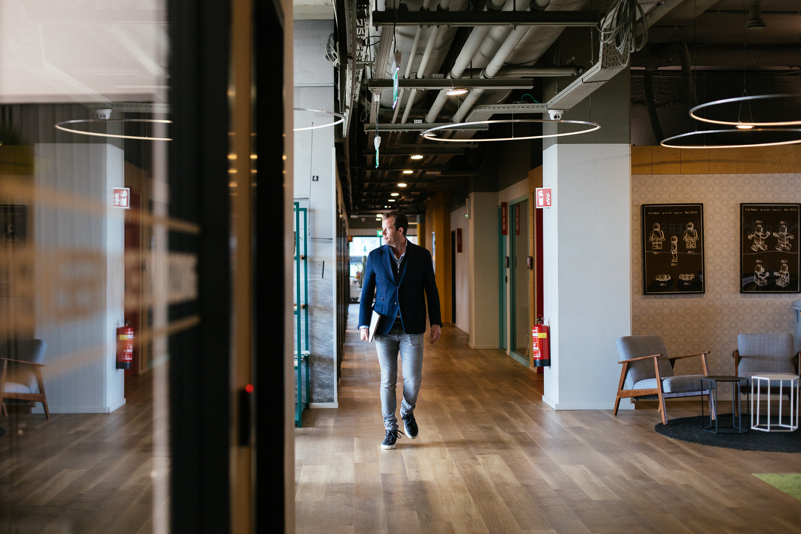 Omslagfoto van Second Office