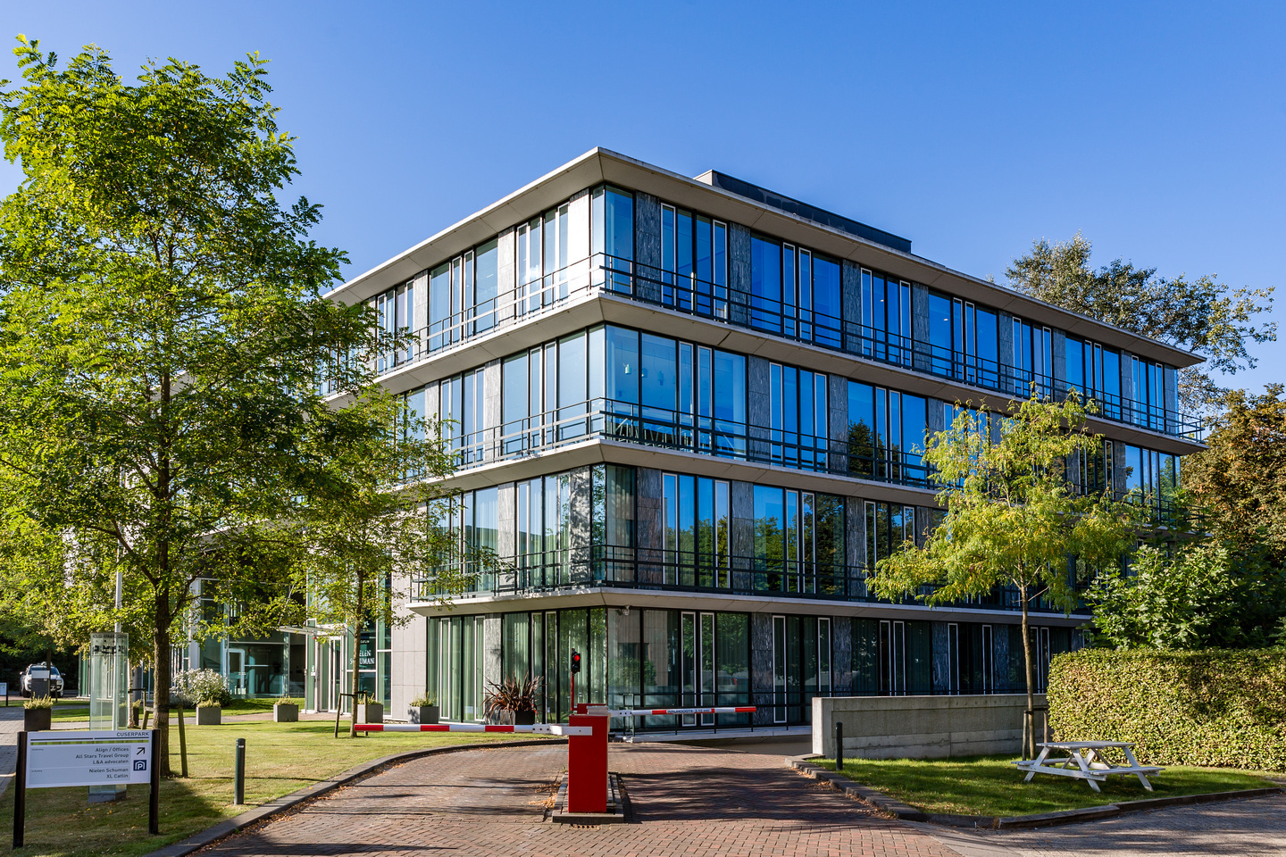 Nielen Schuman's cover photo