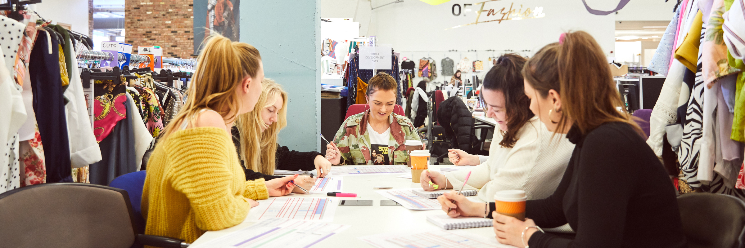 Omslagfoto van River Island