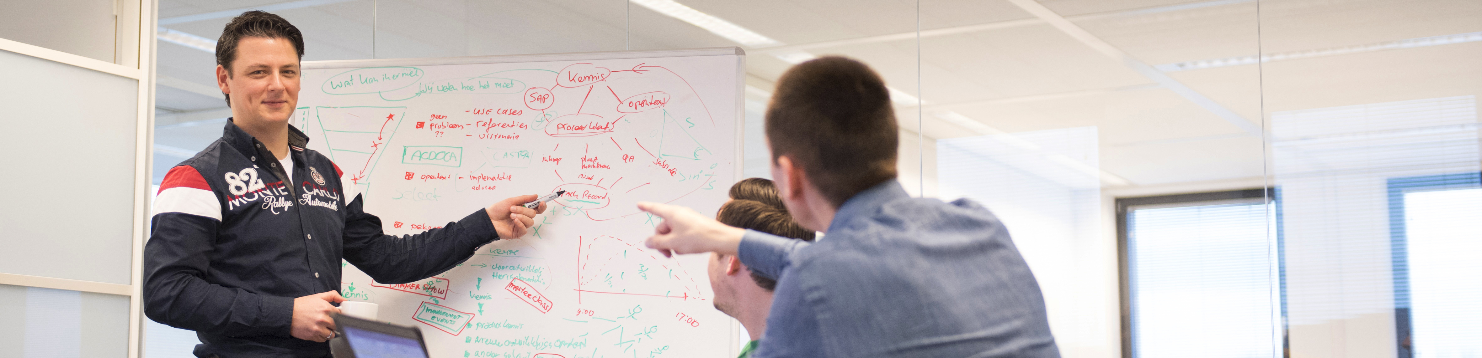 Omslagfoto van Senior Change Management Consultant bij delaware