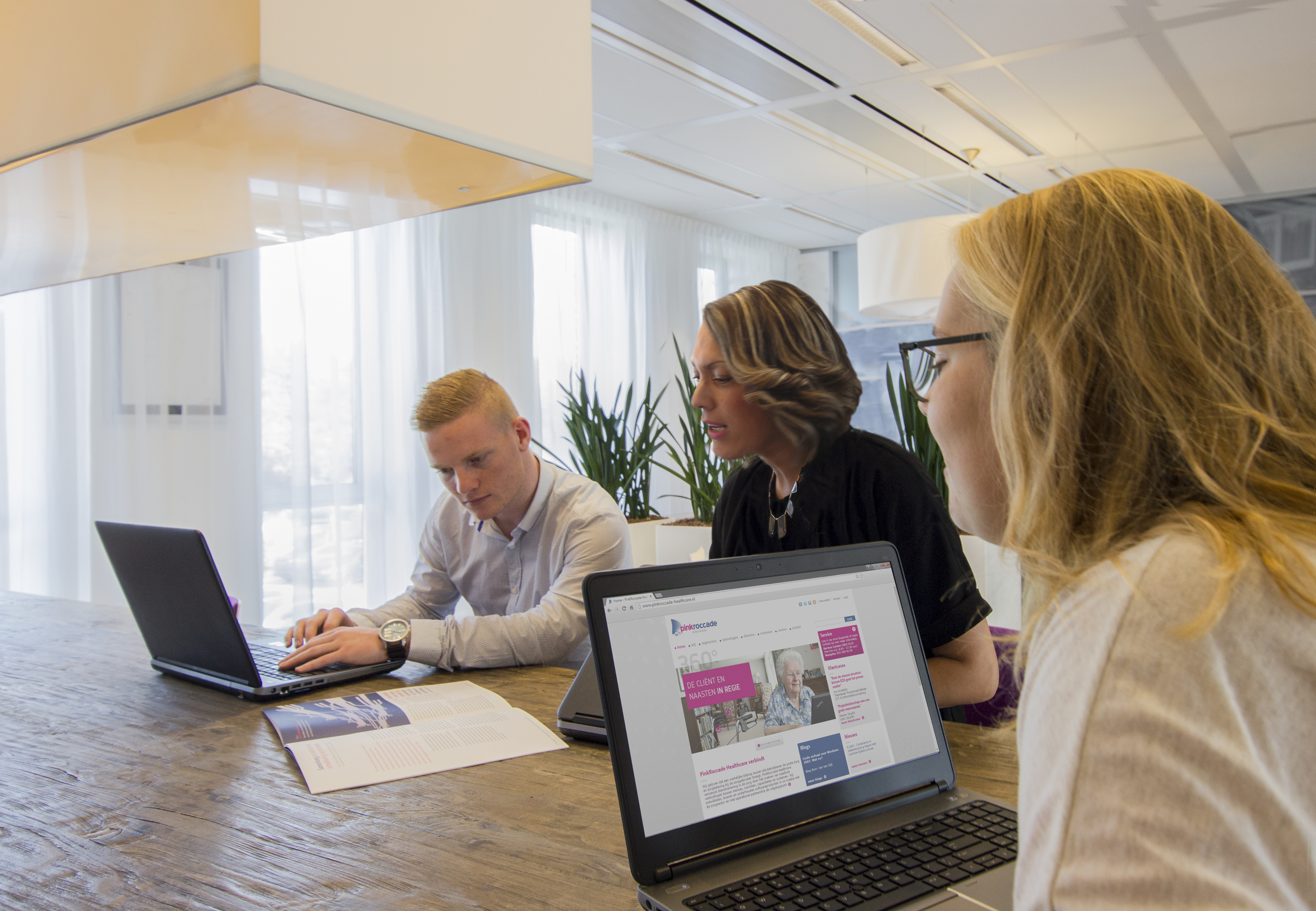 Omslagfoto van Quality & Privacy Officer bij PinkRoccade Healthcare