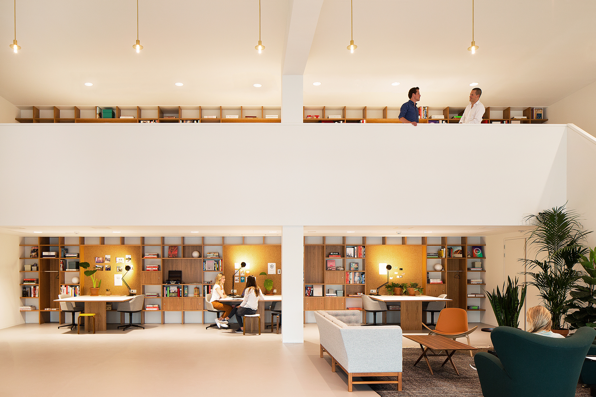 Omslagfoto van Outperforming B.V.