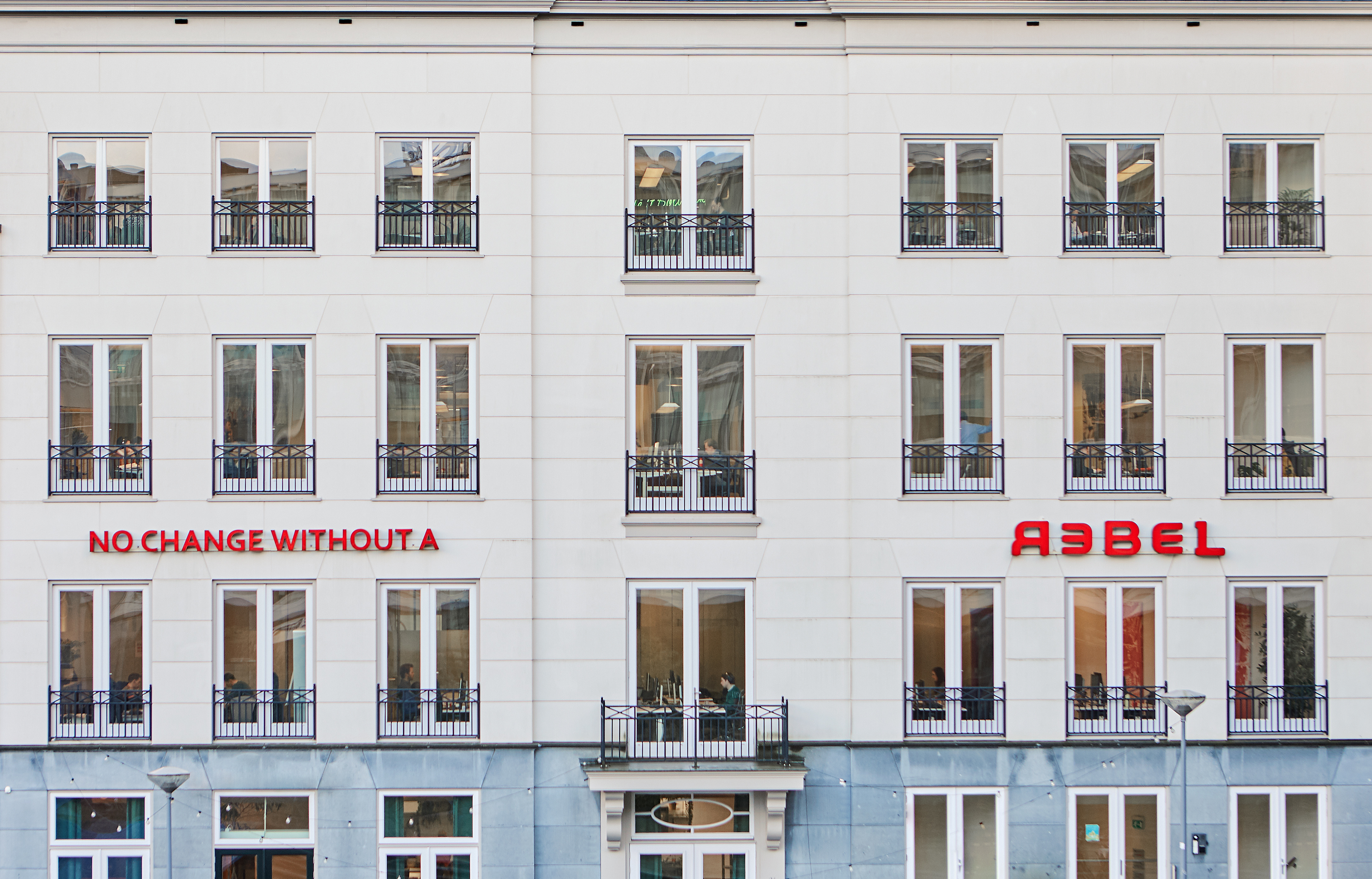 Coverphoto for Senior Financieel Medewerker at Rebel